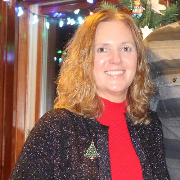 Meet your Posher - Hello from WI!  PET & SMOKE FREE HOME! - Picture 1 of 6